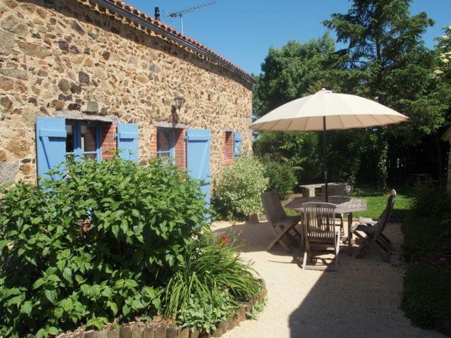 Chambres d'hôtes les Hautes Papinières Saint-Prouant Extérieur photo